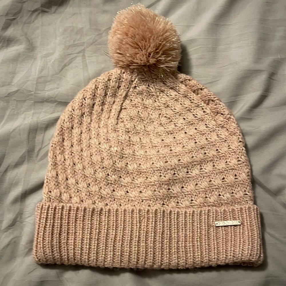 Skechers light pink beanie with pom